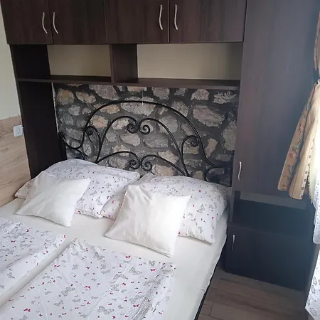 Deru Apartment